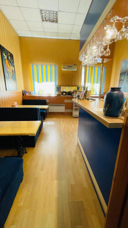 Hotel Арт-Вокзал à Kryvy Rih Extérieur photo