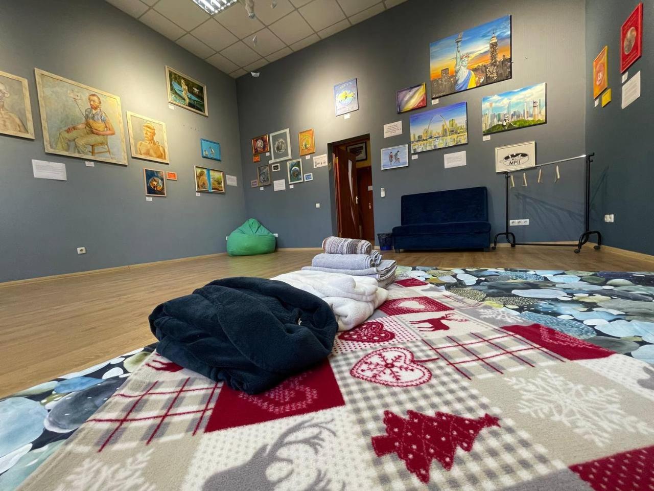 Hotel Арт-Вокзал à Kryvy Rih Extérieur photo